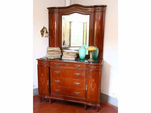 Satinwood veneered chest of drawers with mirror  (early 20th century)  - Auction Furniture and Paintings from the Ancient Fattoria Franceschini, partly from Villa I Pitti - Maison Bibelot - Casa d'Aste Firenze - Milano