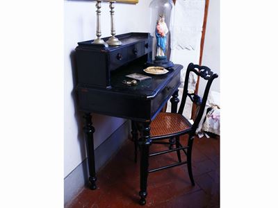 Piccolo Scrittoio in Legno Ebanizzato
