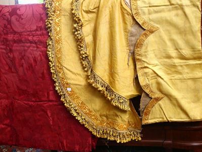 Lotto di Mantovane e Tessuti D'epoca