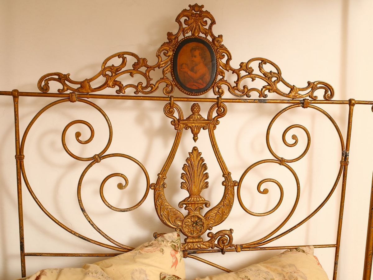 Letto Singolo a Baldacchino in Ferro Battuto Dorato
