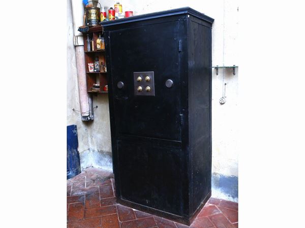 Black lacquered iron safe