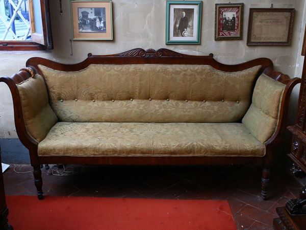 Walnut half-moon sofa  (Tuscany, first half of the 19th century)  - Auction Furniture and Paintings from the Ancient Fattoria Franceschini, partly from Villa I Pitti - Maison Bibelot - Casa d'Aste Firenze - Milano