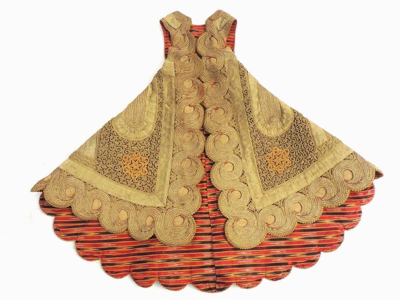 Soprabito Smanicato Etnico in Seta e Fili Metallici Dorati