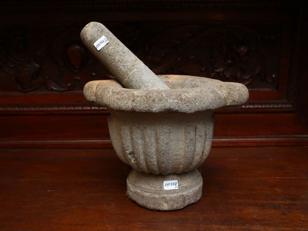Ancient sandstone mortar  - Auction Furniture and Paintings from the Ancient Fattoria Franceschini, partly from Villa I Pitti - Maison Bibelot - Casa d'Aste Firenze - Milano