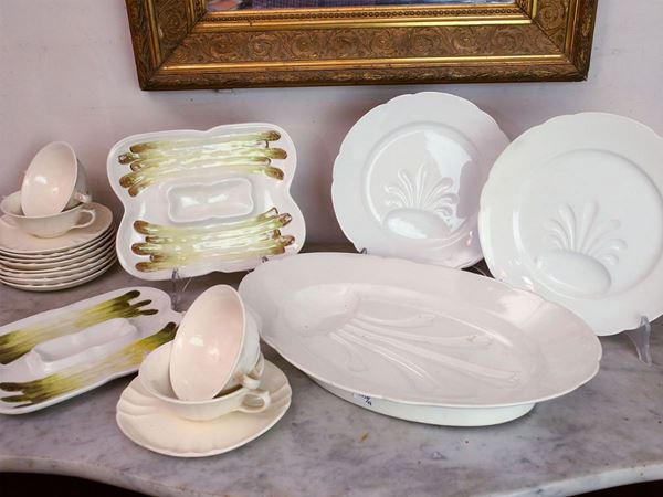 Earthenware and porcelain table accessories lot  - Auction Furniture and Paintings from the Ancient Fattoria Franceschini, partly from Villa I Pitti - Maison Bibelot - Casa d'Aste Firenze - Milano