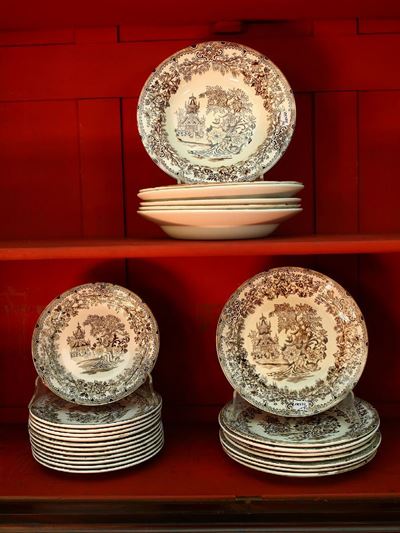 Servizio di Piatti Decorativi in Terraglia Laveno