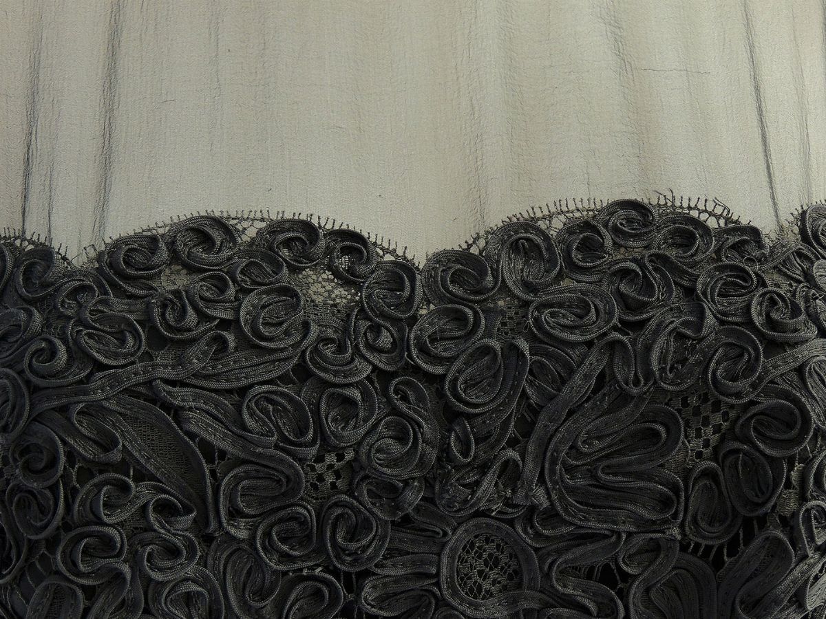 Abitino Sartoriale in Seta Nera