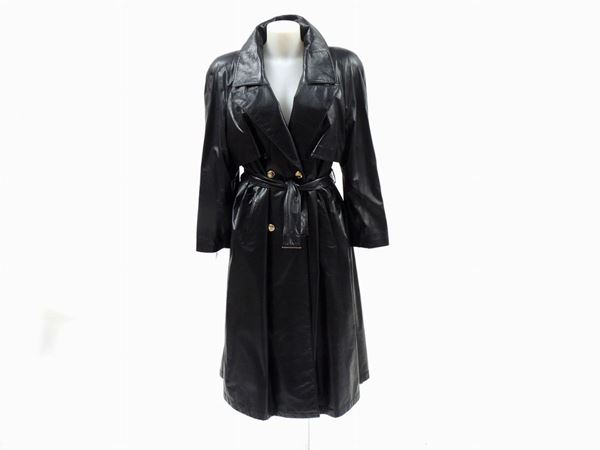 Black leather raincoat, Beltrami