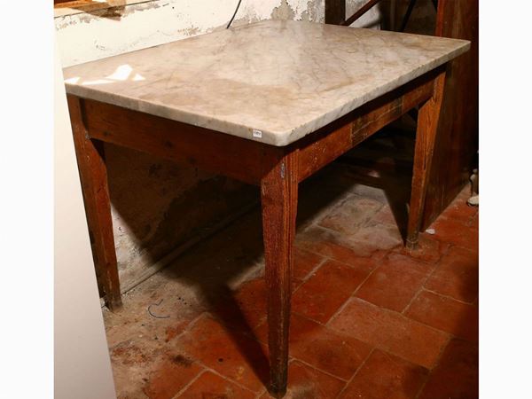 Soft wood rustic kitchen table  (Tuscany, early 20th century)  - Auction Furniture and Paintings from the Ancient Fattoria Franceschini, partly from Villa I Pitti - Maison Bibelot - Casa d'Aste Firenze - Milano