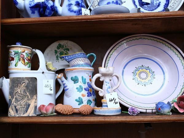 Lot of glazed earthenware household items