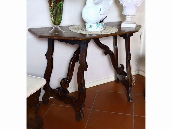 Mezzo tavolo in noce  - Asta Arredi e Dipinti Antichi da una villa a Fiesole - Maison Bibelot - Casa d'Aste Firenze - Milano