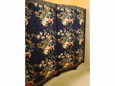 Armadio Rivestito in Seta a Chinoiserie