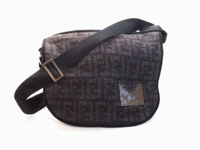 Borsa a Spalla in Lana Grigia e Nera, Fendi