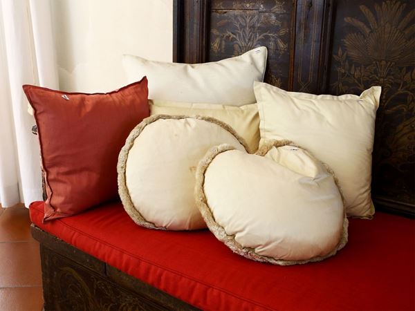 Miscellanea di sei cuscini  - Asta Arredi e Dipinti Antichi da una villa a Fiesole - Maison Bibelot - Casa d'Aste Firenze - Milano
