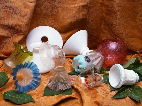 Miscellaneous vintage bobeche in glass and opalines  - Auction Tuscan style: curiosities from a country residence - Maison Bibelot - Casa d'Aste Firenze - Milano