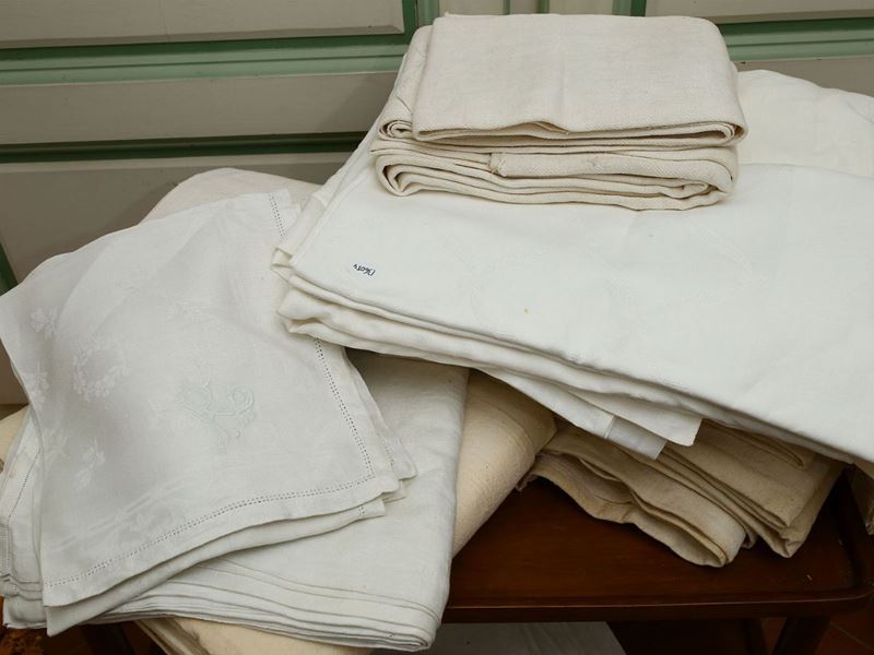 Miscellanea di Tessuti da Corredo per Lenzuola e Tovaglie