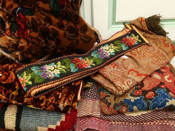 Lot of period fabrics  - Auction Tuscan style: curiosities from a country residence - Maison Bibelot - Casa d'Aste Firenze - Milano