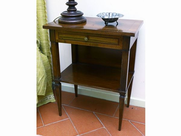 Pair of walnut veneered bedside tables  - Auction Furniture and Paintings from a villa in Fiesole (FI) - Maison Bibelot - Casa d'Aste Firenze - Milano