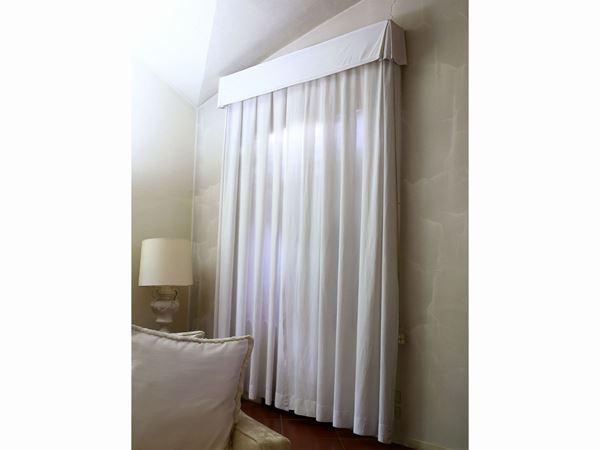 Curtains in white blend  - Auction Furniture and Paintings from a villa in Fiesole (FI) - Maison Bibelot - Casa d'Aste Firenze - Milano