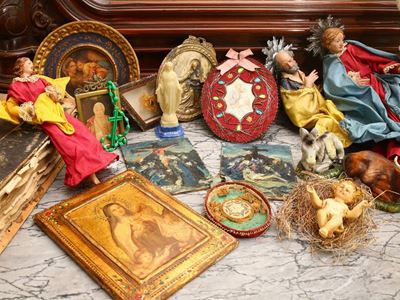 Lotto di Oggetti ed Immagini Devozionali
