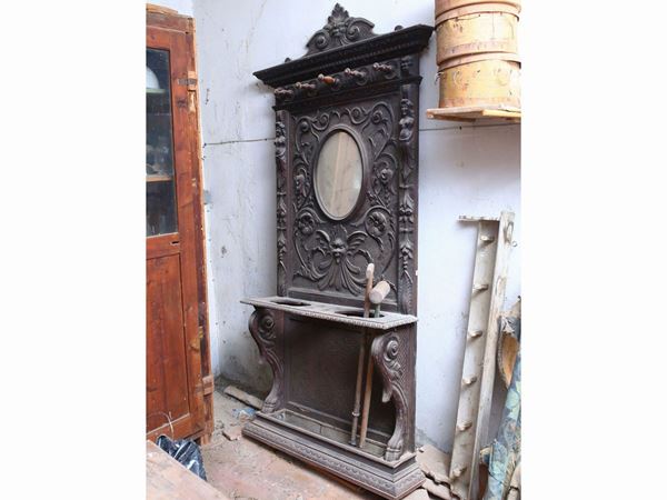 Walnut coat hanger and umbrella stand  (Toscana, inizio del XX secolo)  - Auction Furniture and Paintings from the Ancient Fattoria Franceschini, partly from Villa I Pitti - Maison Bibelot - Casa d'Aste Firenze - Milano
