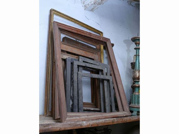 Frames lot