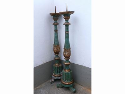 Coppia di Candelieri in Legno Intagliato, Laccato e Dorato
