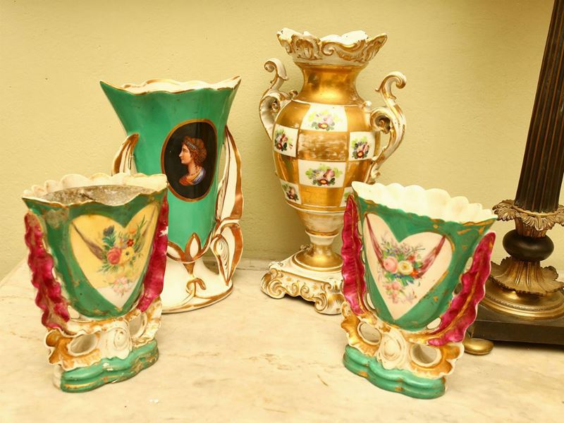 Quattro Vasi in Porcellana
