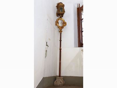 Lanterna Astile in Legno Intagliato e Dorato