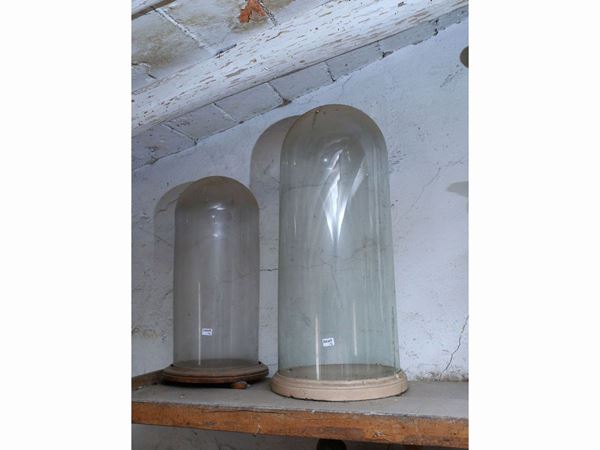 Due campane in vetro