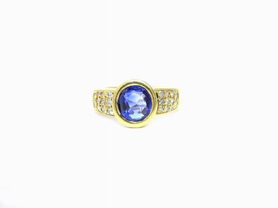 Anello in Oro Giallo con Diamanti e Zaffiro