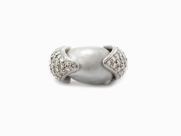 Platinum Tiffany & Co ring with diamonds and South Sea cultured pearl