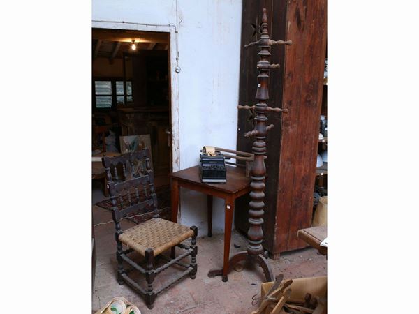 Lot of ancient furniture accessories  - Auction Furniture and Paintings from the Ancient Fattoria Franceschini, partly from Villa I Pitti - Maison Bibelot - Casa d'Aste Firenze - Milano