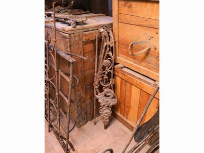 Miscellanea di Componenti in Ferro Battuto D'epoca