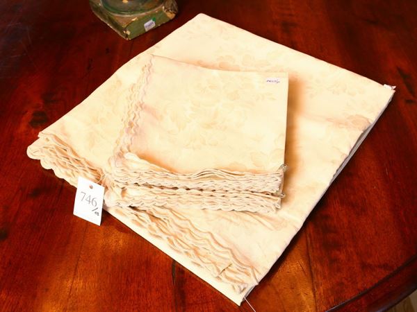 Rectangular tablecloth in ivory Flanders cotton