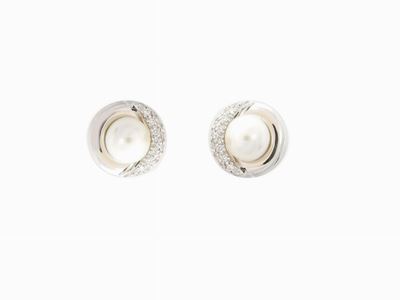 Orecchini in Oro Bianco con Diamanti e Perle Coltivate Akoya