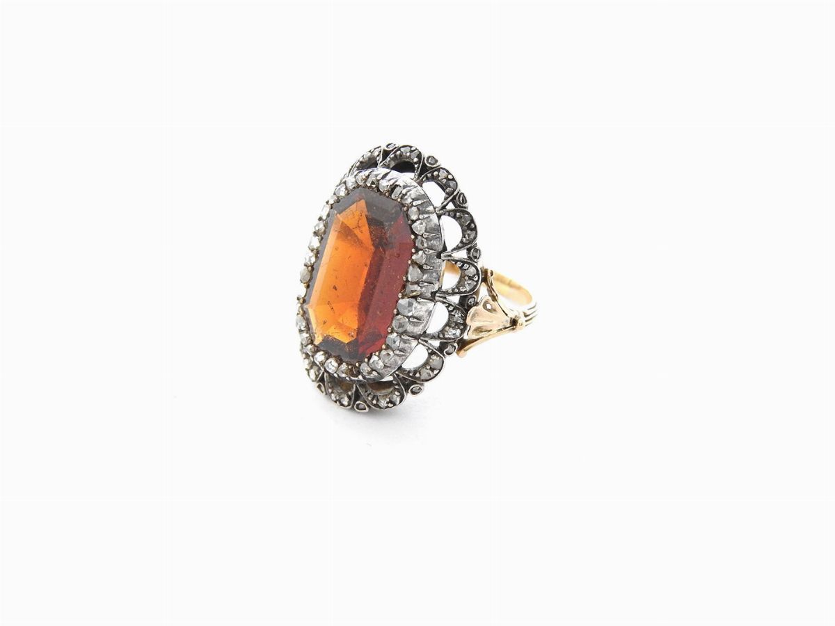 Anello in Oro e Argento con Diamanti e Granato Hessonite