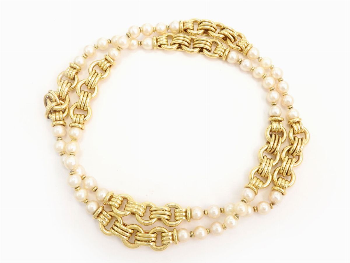Lunga Collana in Oro Giallo con Perle Coltivate Akoya