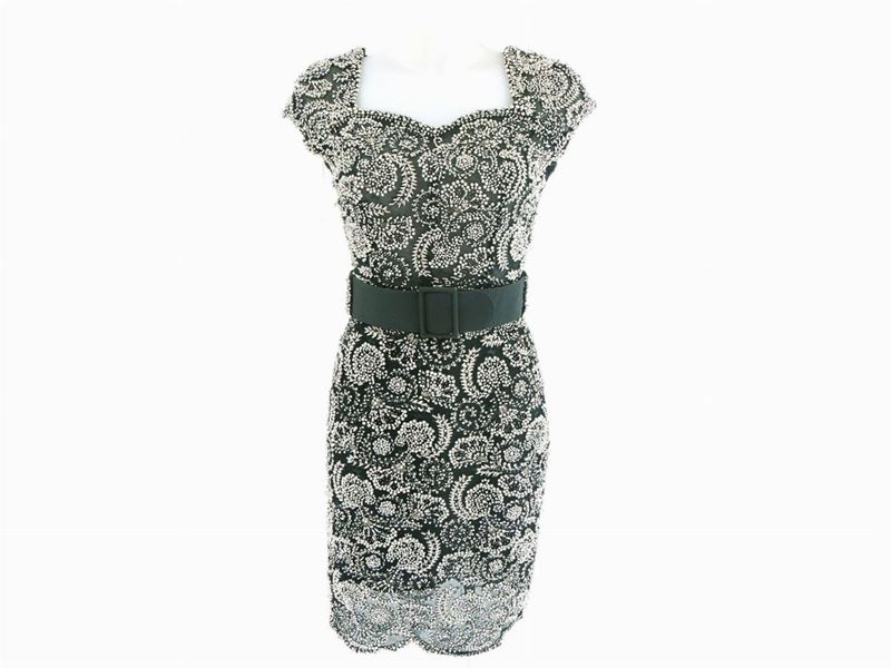 Abito Sartoriale in Tulle Verde Ricamato con Perline Argentate