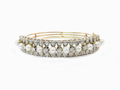 Bracciale Rigido in Oro Giallo 585/1000 con Diamanti e Perle Coltivate