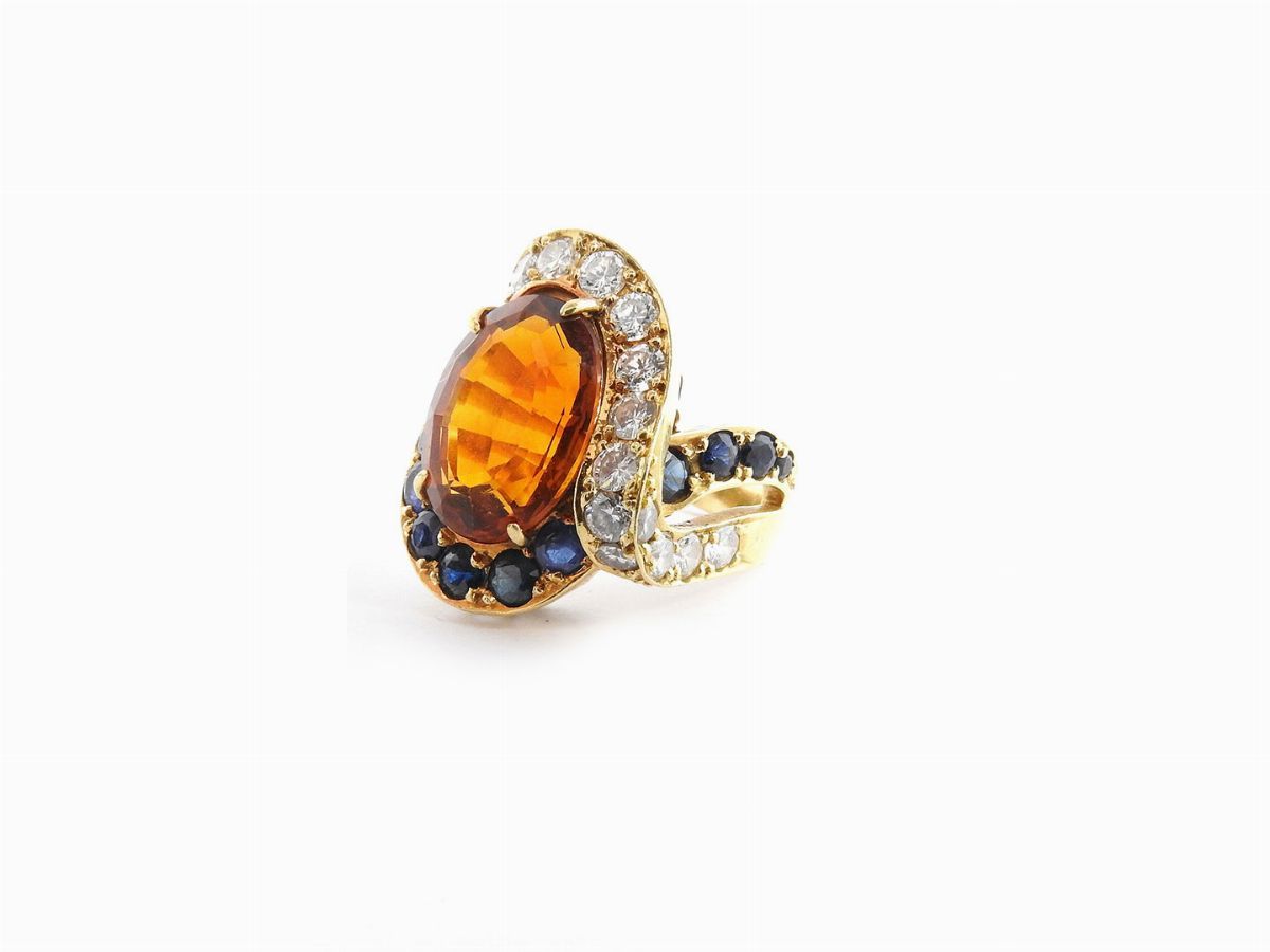 Anello in Oro Giallo con Diamanti, Zaffiri e Quarzo Citrino