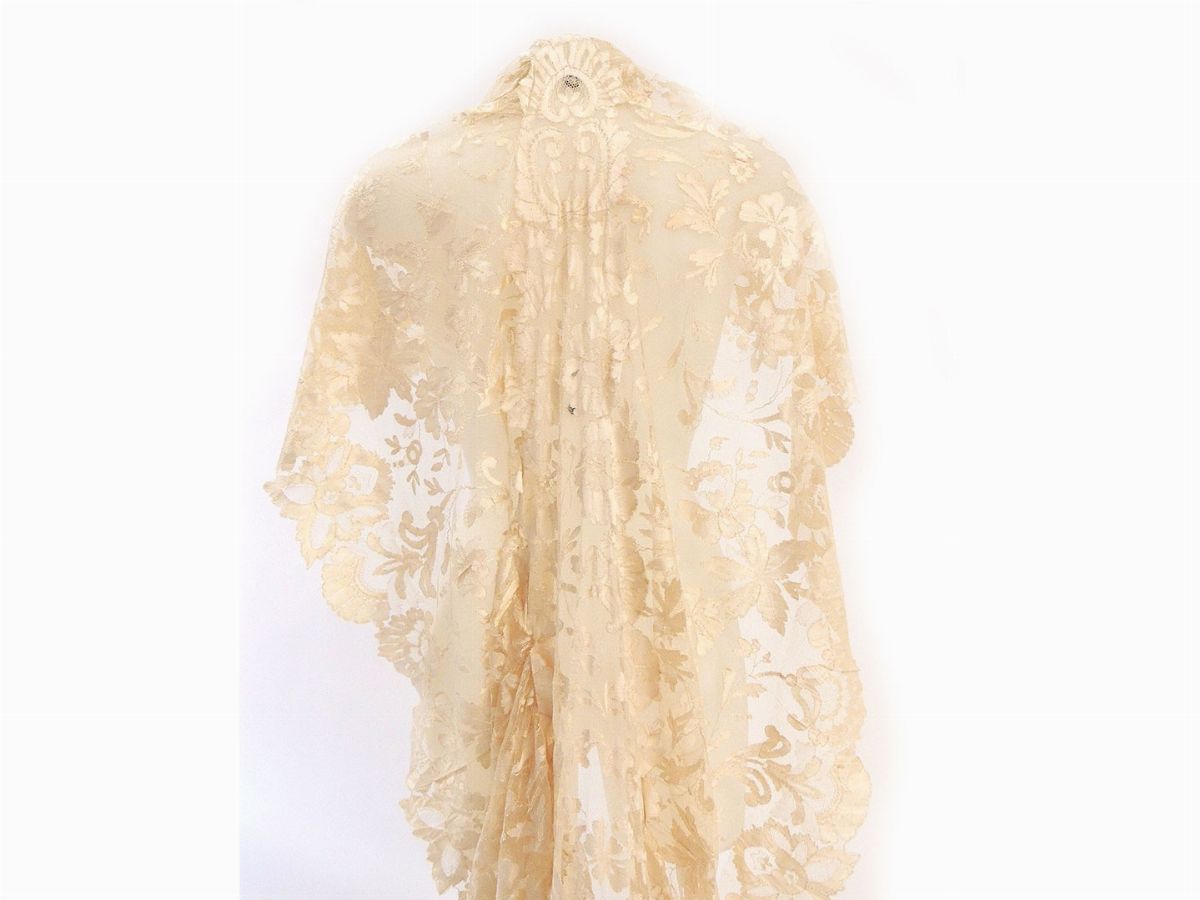 Velo da Sposa in Pizzo di Seta Color Avorio