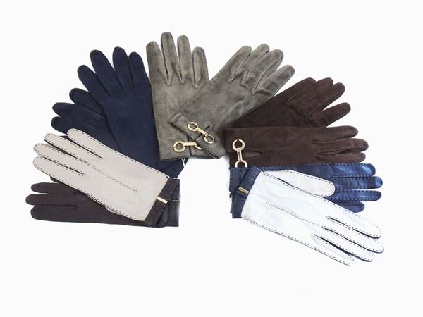 Lot of leather and suede gloves