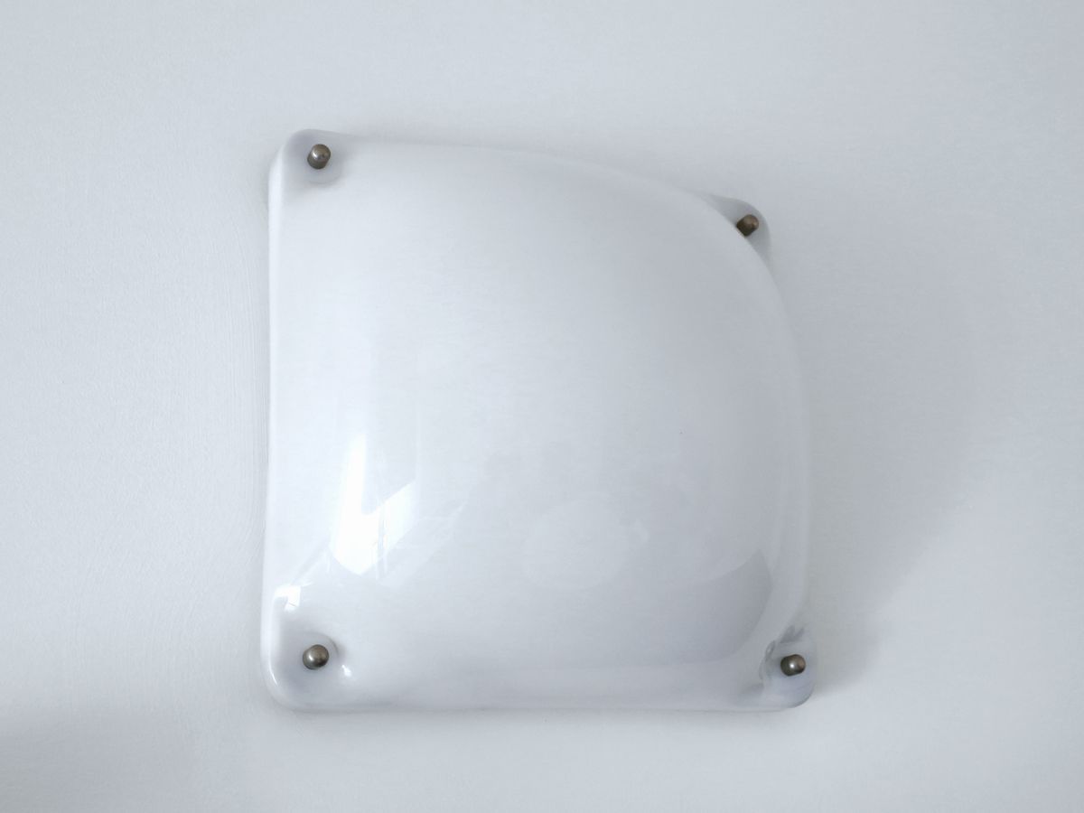 Coppia di Appliques di Design in Vetro Lattimo
