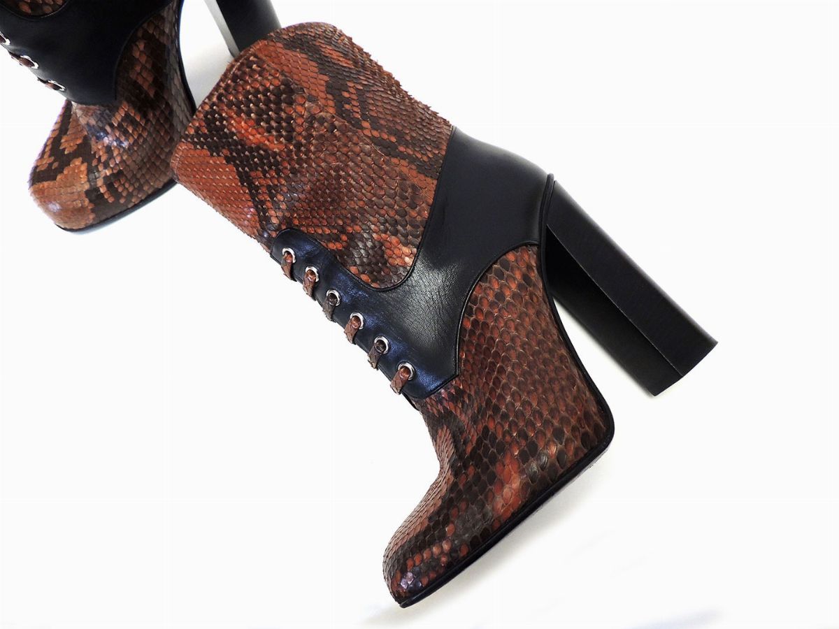 Paio di Stivaletti in Pitone e Pelle, Gucci