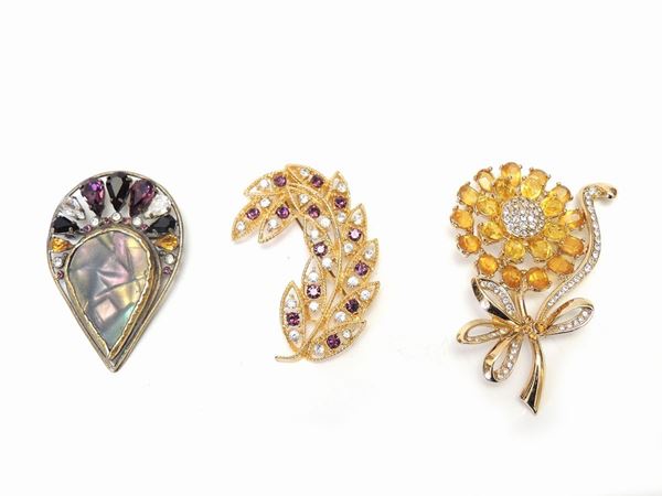 Golden metal, rhinestones and crystals bijoux lot