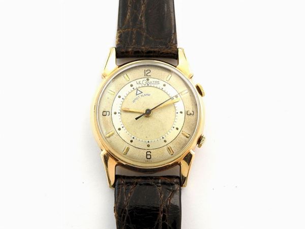 10 Kt gold plated metal Le Coultre Wrist Alarm gentlemen wristwatch
