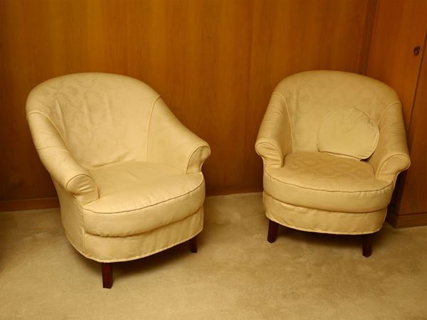 Pair of armchairs in the cockpit