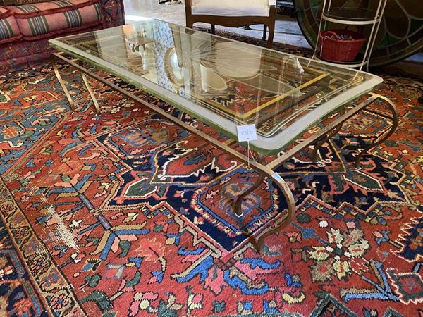 Coffee table in golden metal and crsitallo