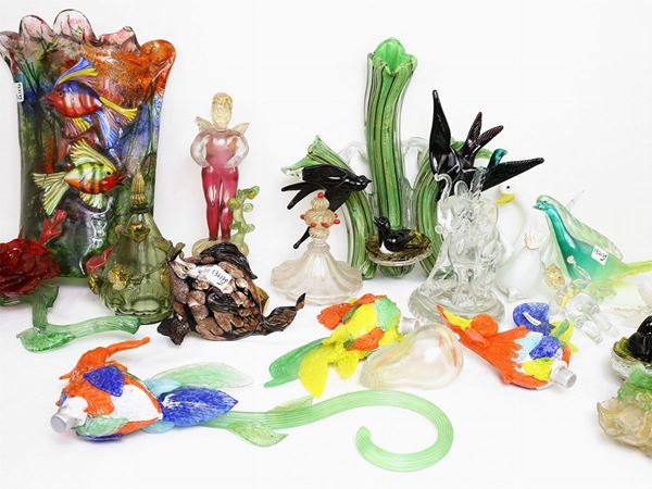 Miscellaneous of curiosities and blown glass fragments